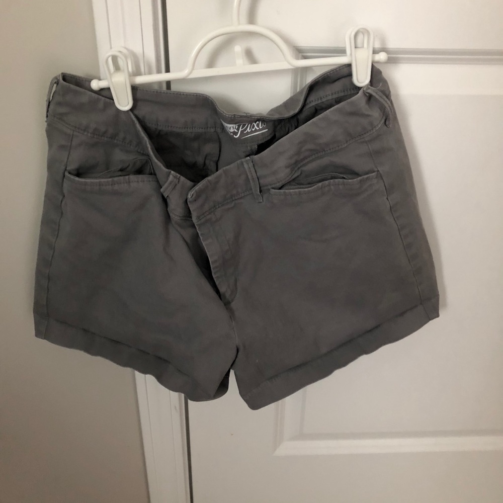 Gray Old Navy pixie shorts